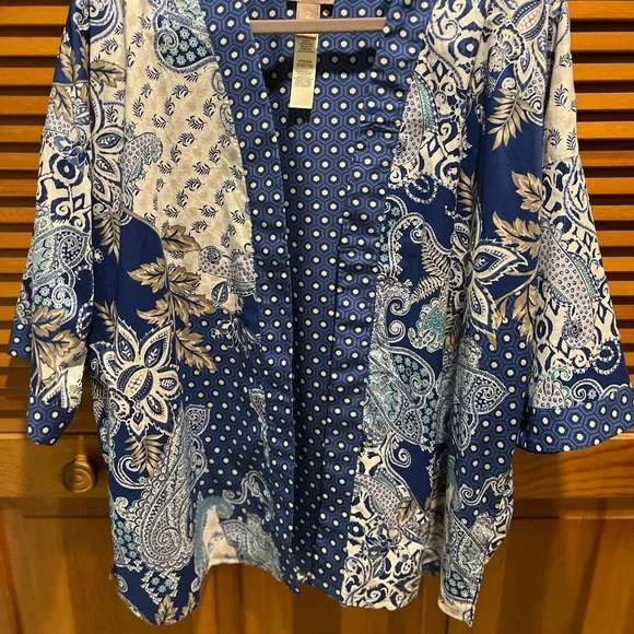 WOMENS CHICO’S 2/L DETAIL TOP - Picture 2 of 8